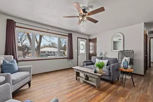 1674 Thornton Dr, Oshkosh, WI 54904 - Photo 5