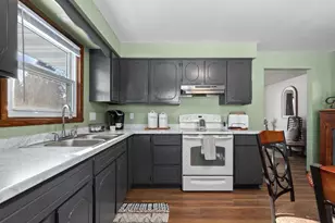 1674 Thornton Dr, Oshkosh, WI 54904 - Photo 21