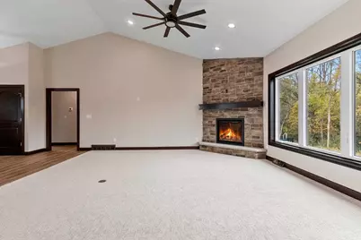 2534 N Stellita Circle, De Pere, WI 54115 - Photo 9