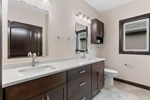 2534 N Stellita Cir, De Pere, WI 54115 - Photo 35