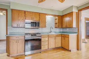 717 W South Park Ave, Oshkosh, WI 54904 - Photo 9