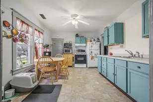 717 W South Park Ave, Oshkosh, WI 54904 - Photo 17