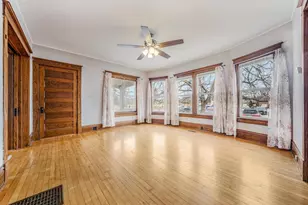 717 W South Park Ave, Oshkosh, WI 54904 - Photo 3