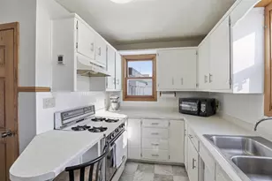 603 E Goodall St, Appleton, WI 54915 - Photo 9