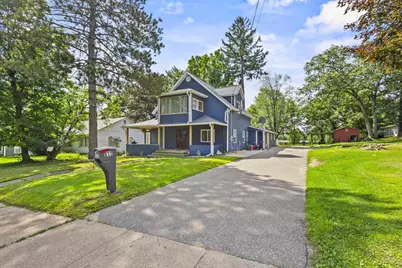 611 W Fulton Street, Waupaca, WI 54981 - Photo 3