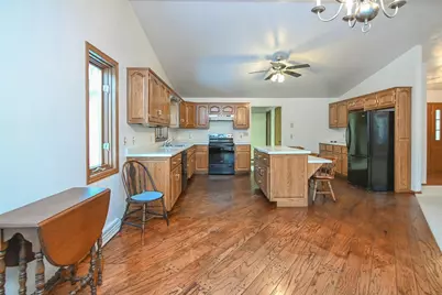 692 Bucks Lane, Little Suamico, WI 54171 - Photo 13