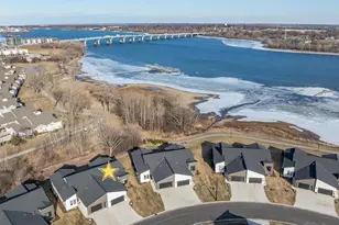 359 Aldon Cir, Green Bay, WI 54304 - Photo 1