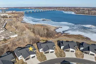 359 Aldon Cir, Green Bay, WI 54304 - Photo 1