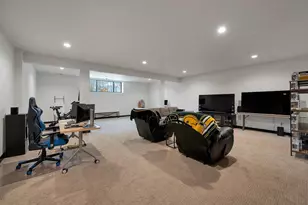 359 Aldon Cir, Green Bay, WI 54304 - Photo 9