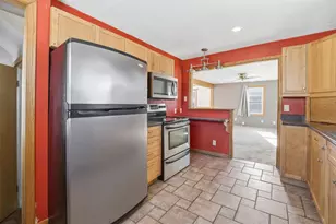 21 N Bell St, Fond du Lac, WI 54935 - Photo 11