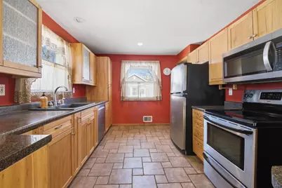 21 N Bell Street, Fond du Lac, WI 54935 - Photo 9