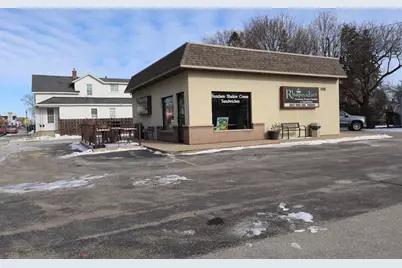 1226 Oregon Street, Oshkosh, WI 54901 - Photo 3