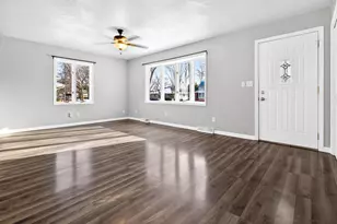 916 Charles St, Little Chute, WI 54140 - Photo 9