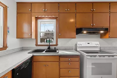 1619 Orchard Drive, Manitowoc, WI 54220 - Photo 15