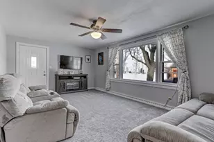 331 N John St, Kimberly, WI 54136 - Photo 9