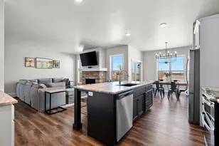 1350 Copilot Way, De Pere, WI 54115 - Photo 5