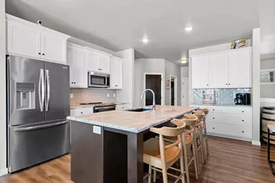 1350 Copilot Way, De Pere, WI 54115 - Photo 9