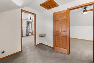 1747 Georgia St, Oshkosh, WI 54902 - Photo 9