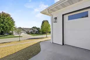 W173 Meadow Ridge Trail, Kaukauna, WI 54130 - Photo 9