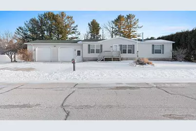 424 Carrie Lynn Avenue, Algoma, WI 54201 - Photo 1