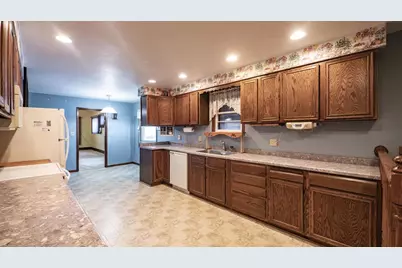 409 E Sumner Street, Weyauwega, WI 54983 - Photo 3