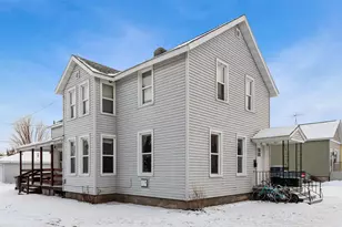 813 8th St, Menominee, MI 49858 - Photo 3