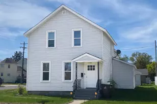 813 8th St, Menominee, MI 49858 - Photo 3
