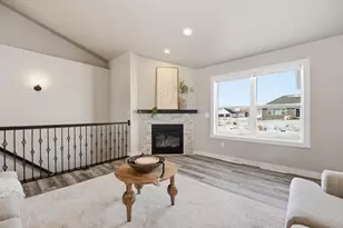 5701 N Acadia Dr, Appleton, WI 54913 - Photo 3