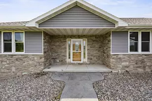 8464 County Rd S, Pulaski, WI 54162 - Photo 5