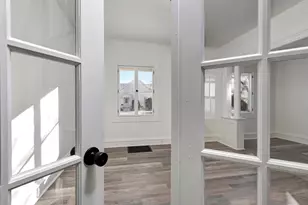 236 W South Park Ave, Oshkosh, WI 54902 - Photo 15