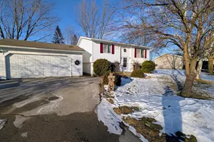 607 E Forest St, Black Creek, WI 54106 - Photo 3