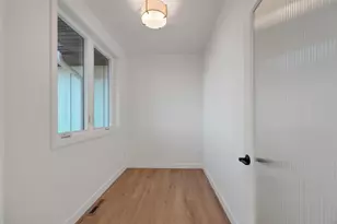 713 Royal Saint Pats Dr, Wrightstown, WI 54180 - Photo 5