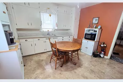 1421 S 21st Street, Manitowoc, WI 54220 - Photo 7