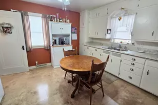 1421 21st St, Manitowoc, WI 54220 - Photo 9
