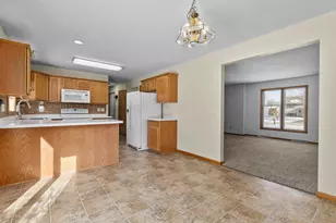 861 Carissa Ct, Omro, WI 54963 - Photo 9