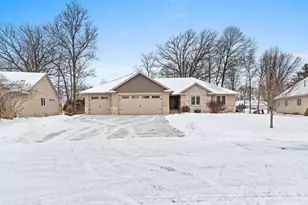 448 Meadow Wind Dr, Green Bay, WI 54311 - Photo 3