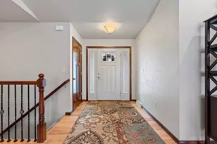 448 Meadow Wind Dr, Green Bay, WI 54311 - Photo 5