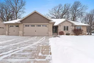 448 Meadow Wind Dr, Green Bay, WI 54311 - Photo 1