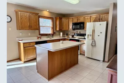 363 Sunnybrook Drive, Oshkosh, WI 54904 - Photo 7