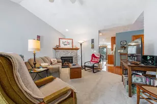 1579 Pond View Dr, Neenah, WI 54956 - Photo 9