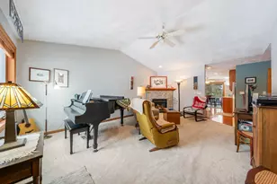 1579 Pond View Dr, Neenah, WI 54956 - Photo 7