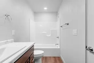 210 Clubhouse Ln, Kimberly, WI 54913 - Photo 7