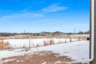 210 Clubhouse Ln, Kimberly, WI 54913 - Photo 3