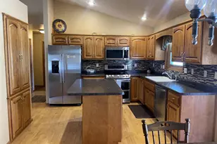 1710 Emerald Dr, Green Bay, WI 54311 - Photo 3