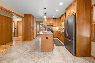 1150 Laager Ln, Oshkosh, WI 54902 - Photo 9