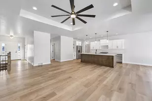 3698 Folkestone Dr, Green Bay, WI 54313 - Photo 7