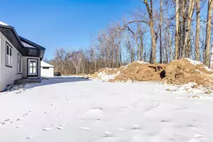 3698 Folkestone Dr, Green Bay, WI 54313 - Photo 33