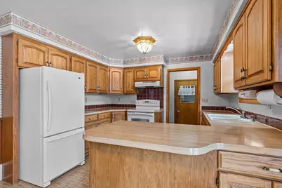 2401 W Roberts Avenue, , WI 54914 - Photo 13