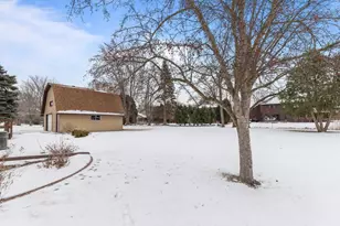 2401 W Roberts Ave, , WI 54914 - Photo 7