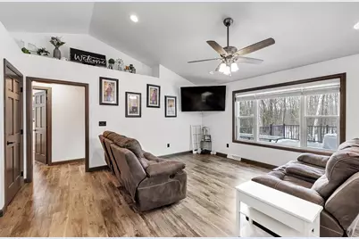 5887 State Highway 22, Lena, WI 54139 - Photo 7